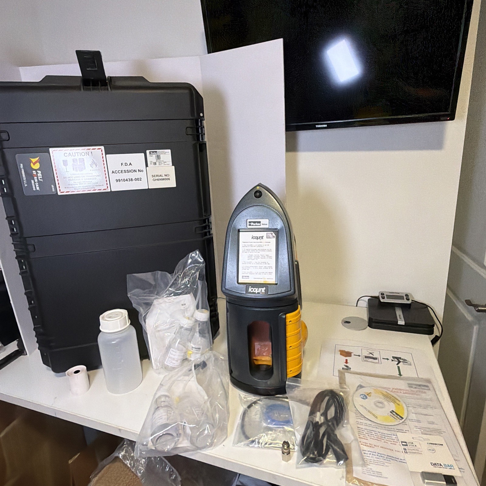 Parker icount BS plus Benchtop Hydraulic Fluid Particle Counter IBS 3100 OFFLINE