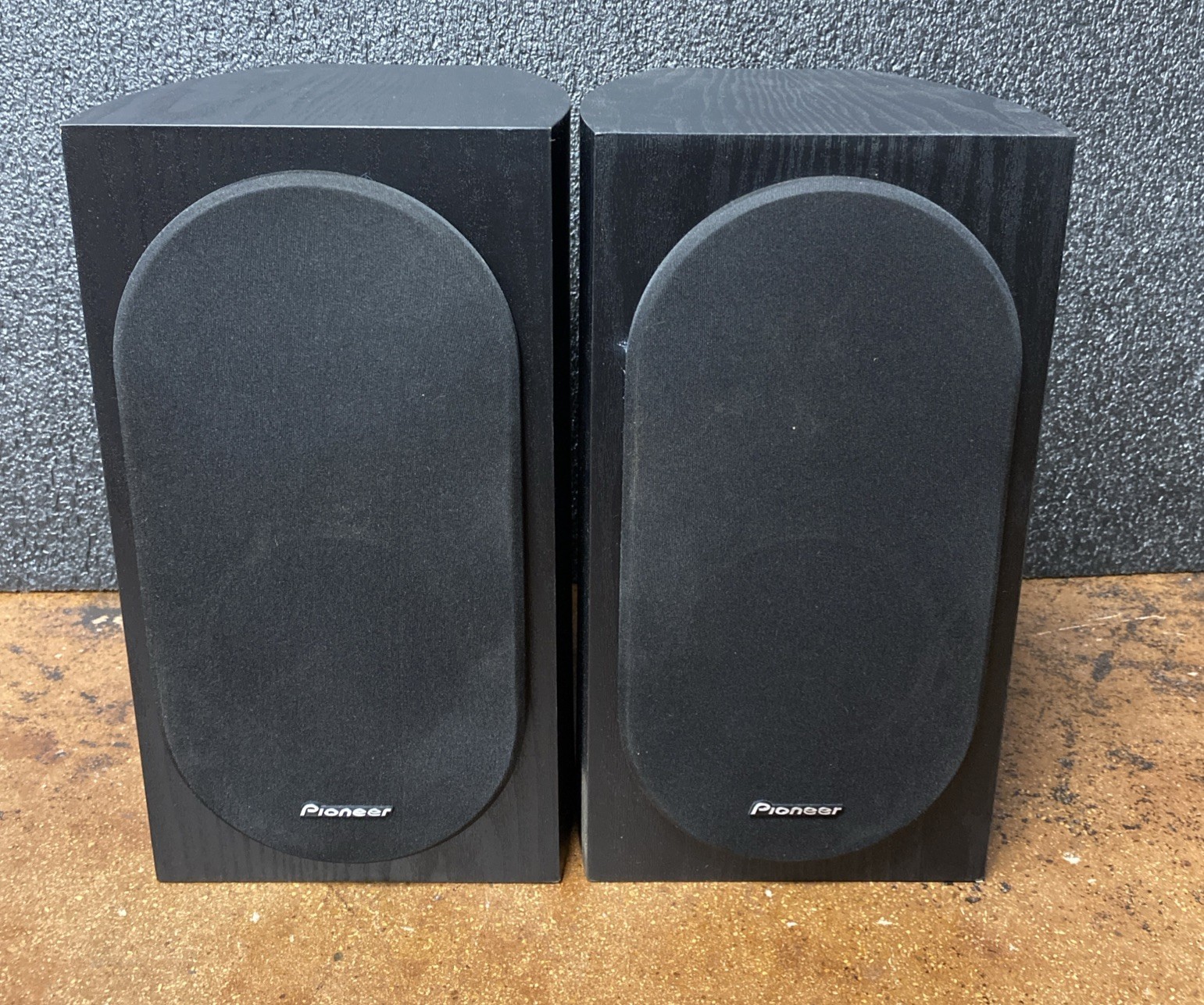 Pioneer SP-BS22-LR Bookshelf Speakers Pair Pioneer SP-BS22-LR Bookshelf Speakers Pair