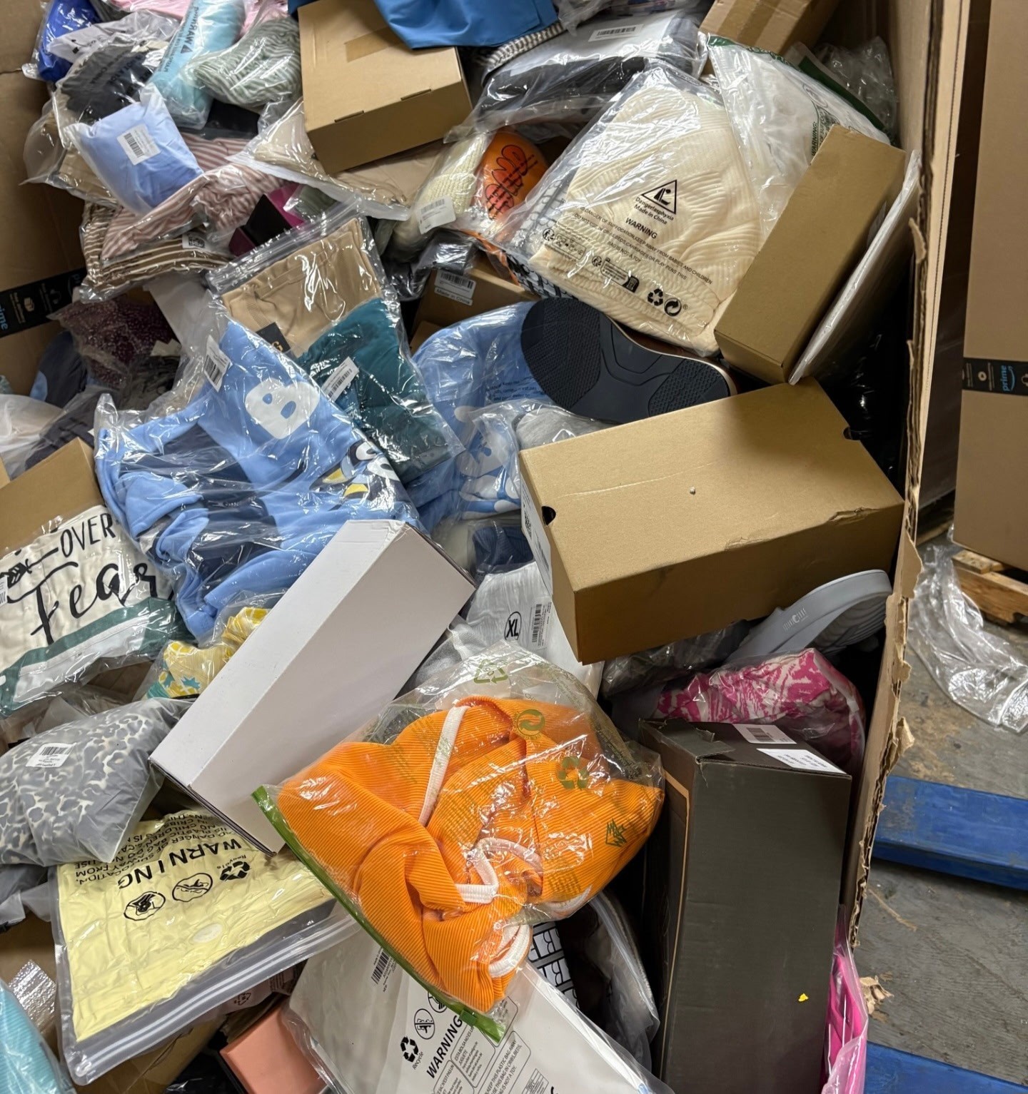 200 Pc Women\'s Clothing Wholesale Lot Amazon Overstock Mixed Sizes Reseller