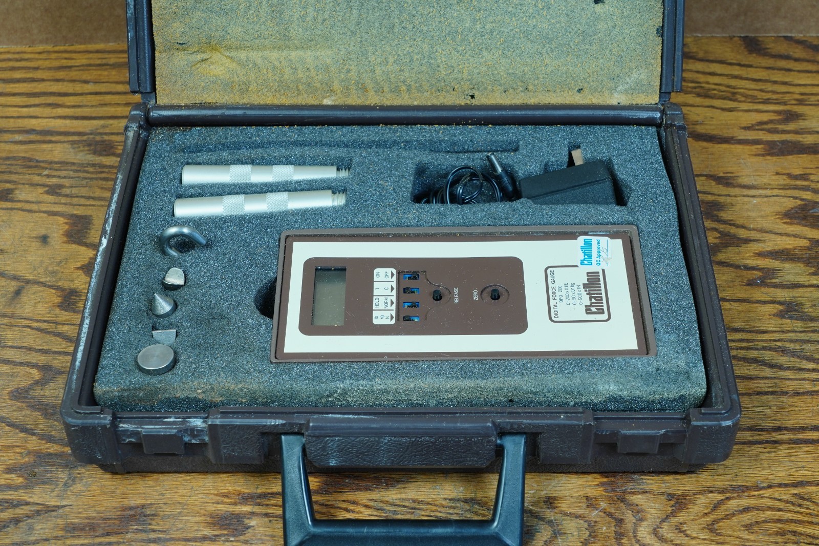 Chatillon DFG-200 Digital Force Gauge w/ Accessories and Power Supply Chatillon DFG-200 Digital Force Gauge w/ Accessories and Power Supply