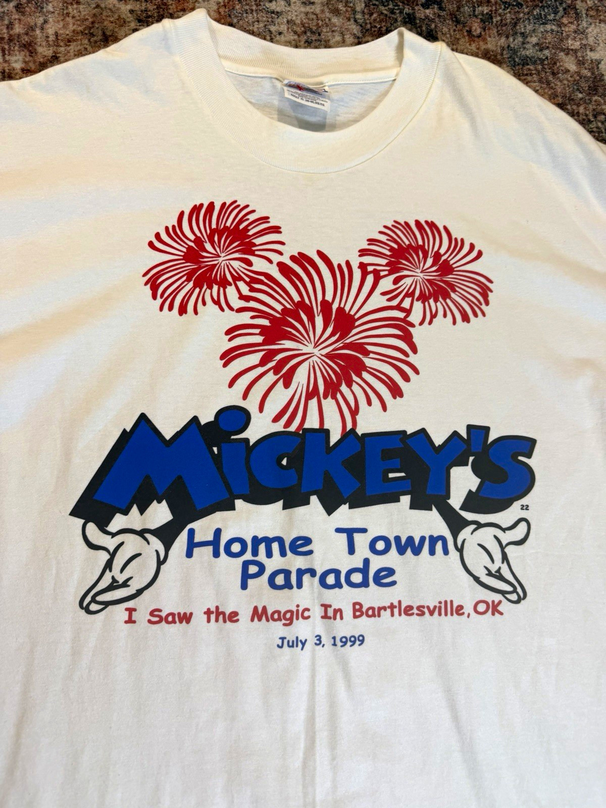Beefy Hanes Disney Mickey Mouse Home Town Parade T-Shirt XL White 1999 Beefy Hanes Disney Mickey Mouse Home Town Parade T-Shirt XL White 1999