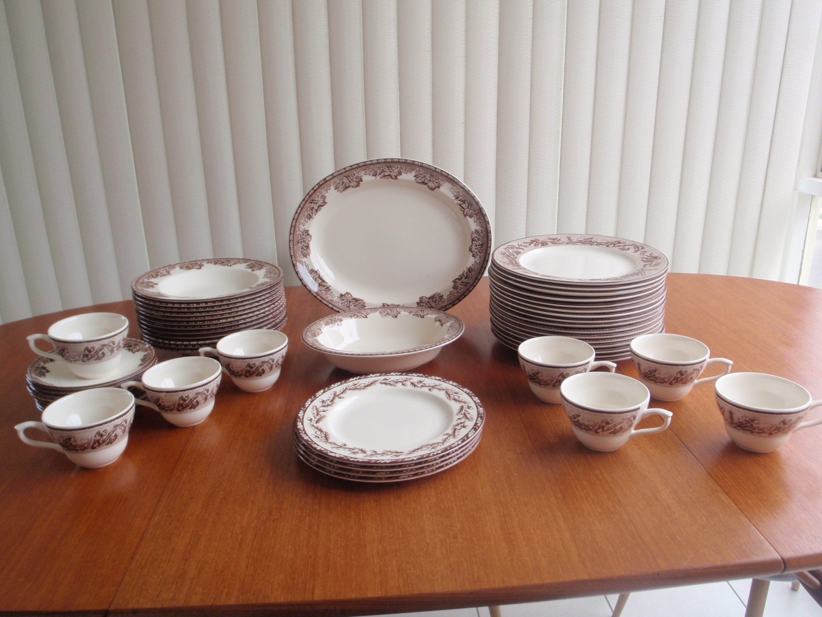 Williams-Sonoma Oak Leaf & Acorn Ceramic Dinner Set Plates Bowls Cups