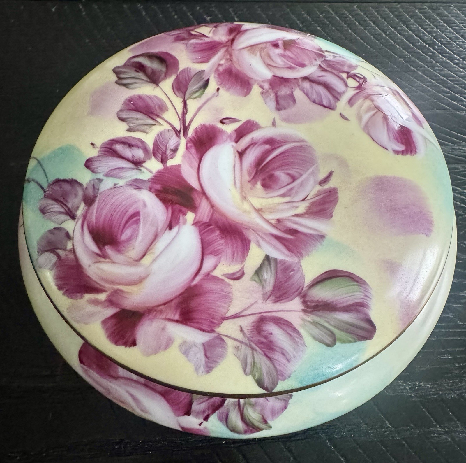 ANTIQUE LIMOGES WHITE W/PINK ROSES FLORAL PORCELAIN DRESSER VANITY BOX
