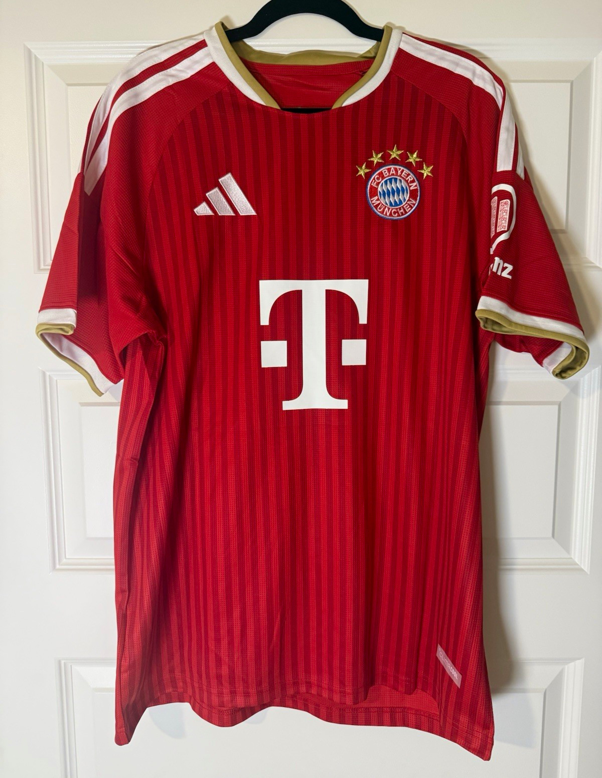 FC Bayern Munich München Olise #17  Soccer Jersey *****Size M *****