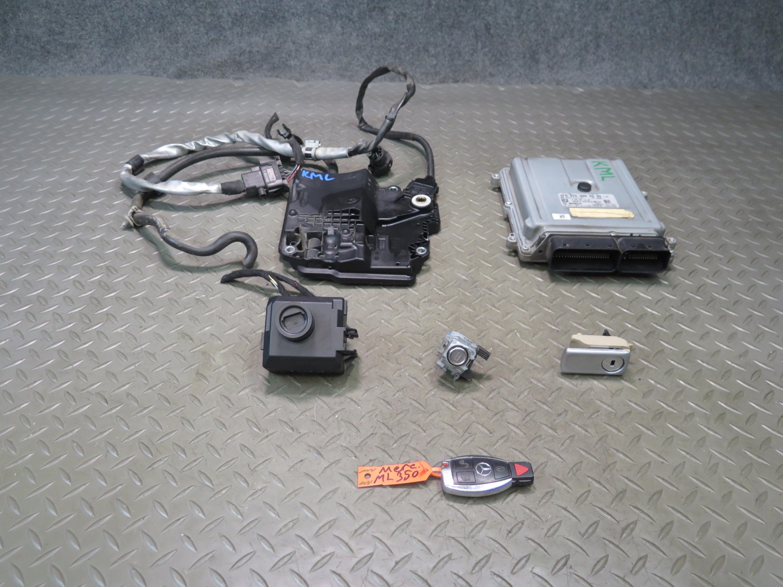 2015 MERCEDES W166 ML350 276.955 RWD ECU TCM IGNITION GLOVE DOOR LOCK KEY SET
