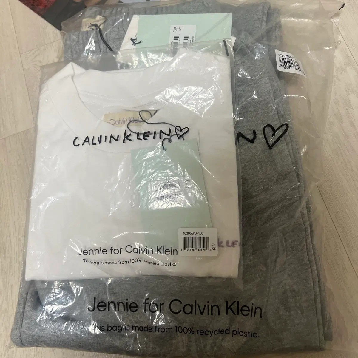 Blackpink Jennie X Calvin Klein T-Shirt, Jogger Pants SET Kpop Official Limited