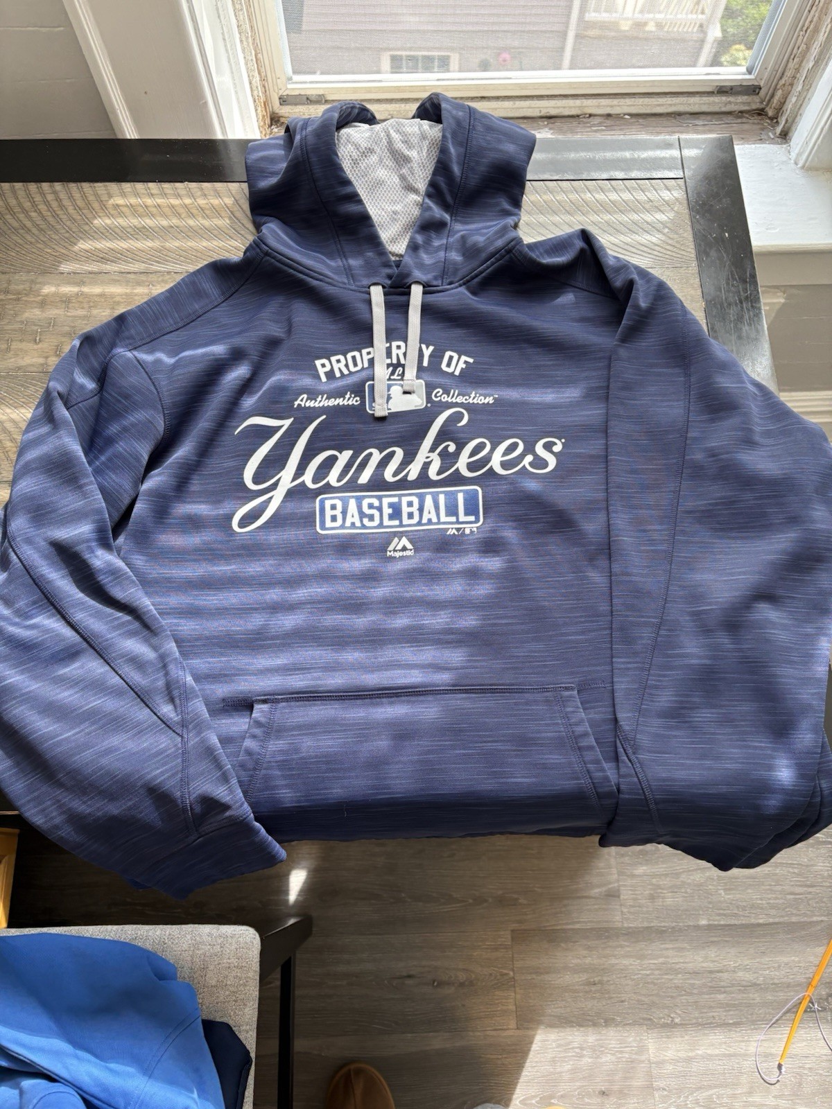 Majestic New York Yankees MLB Baseball Pullover Hoodie Sweatshirt Blue XL Majestic New York Yankees MLB Baseball Pullover Hoodie Sweatshirt Blue XL