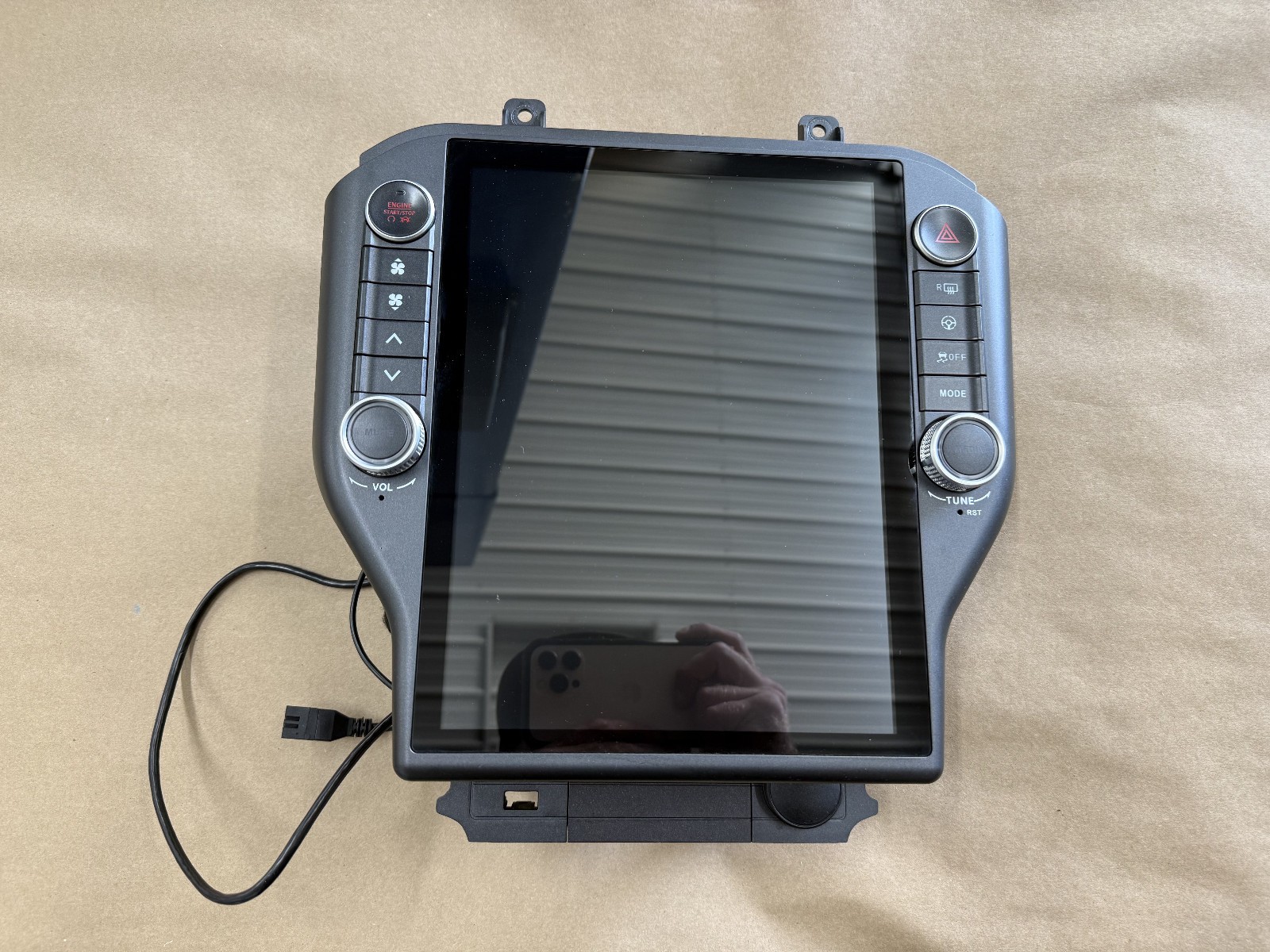 2015-2023 Ford Mustang Navos by Linkswell LITE Series 12.10-Inch T-Style Radio 2015-2023 Ford Mustang Navos by Linkswell LITE Series 12.10-Inch T-Style Radio