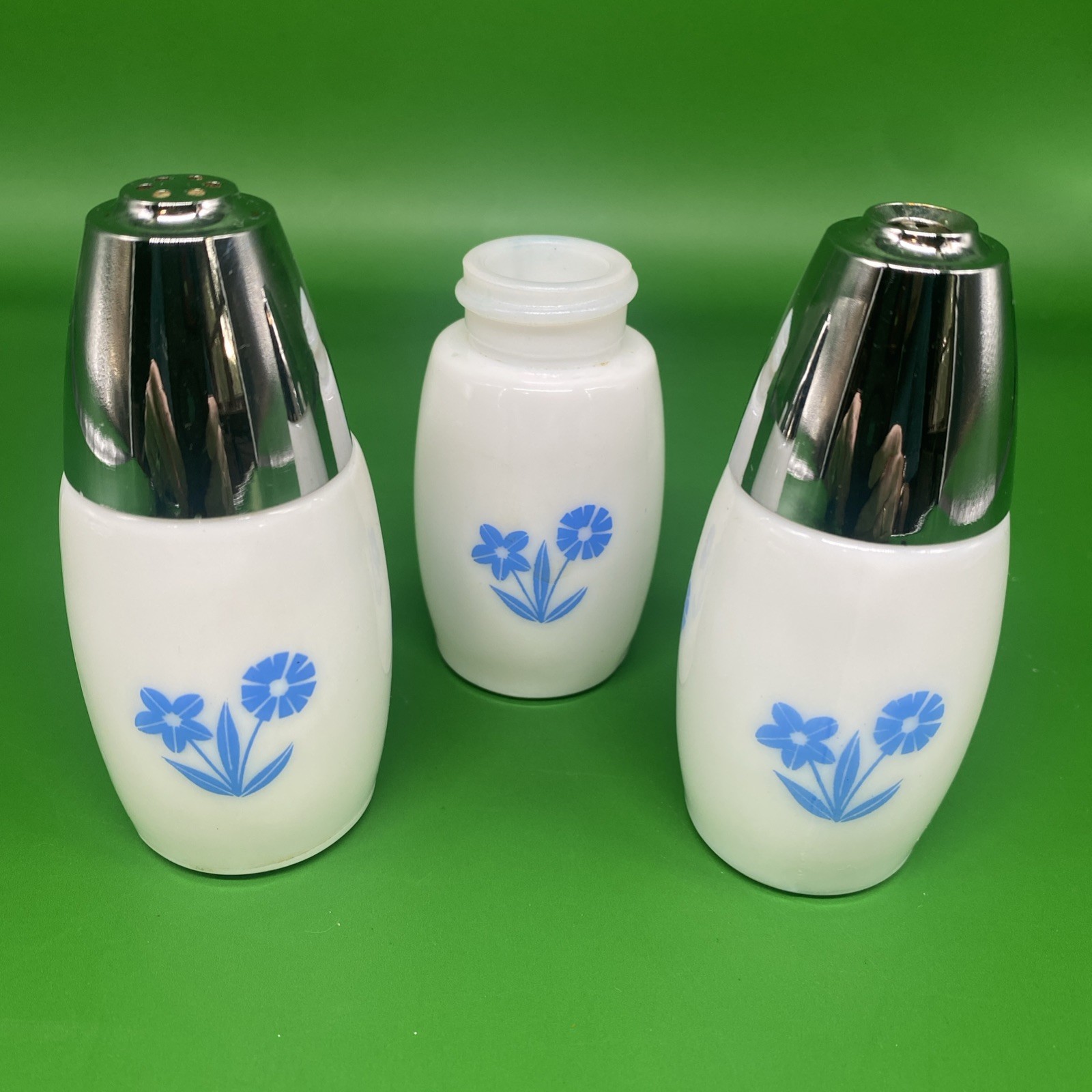 Vtg Blue Cornflower Milk Glass Salt Shaker Sugar Pourer Spare Base Gemco Set
