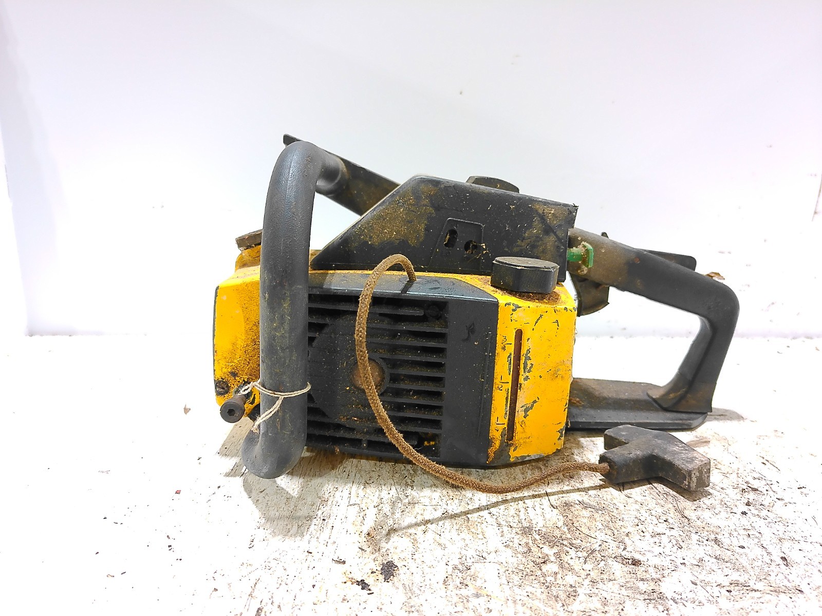 Vintage McCulloch Pro Mac 610 Chainsaw Powerhead for Parts or Repair (SW185) Vintage McCulloch Pro Mac 610 Chainsaw Powerhead for Parts or Repair (SW185)