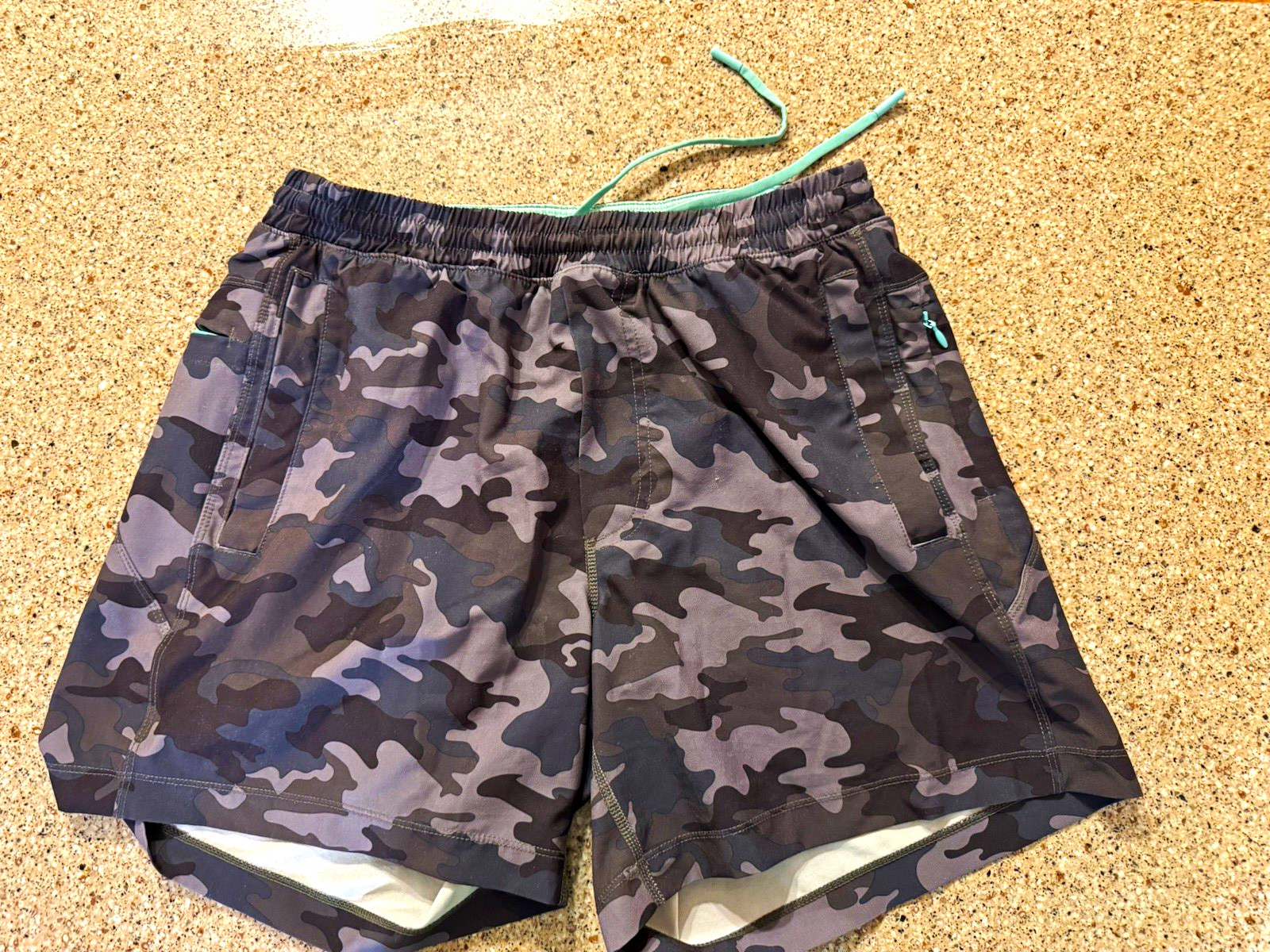 birddogs Men\'s Gray/Black Camo Lined Stretch Knit Shorts Drawstring Pockets birddogs Men\'s Gray/Black Camo Lined Stretch Knit Shorts Drawstring Pockets
