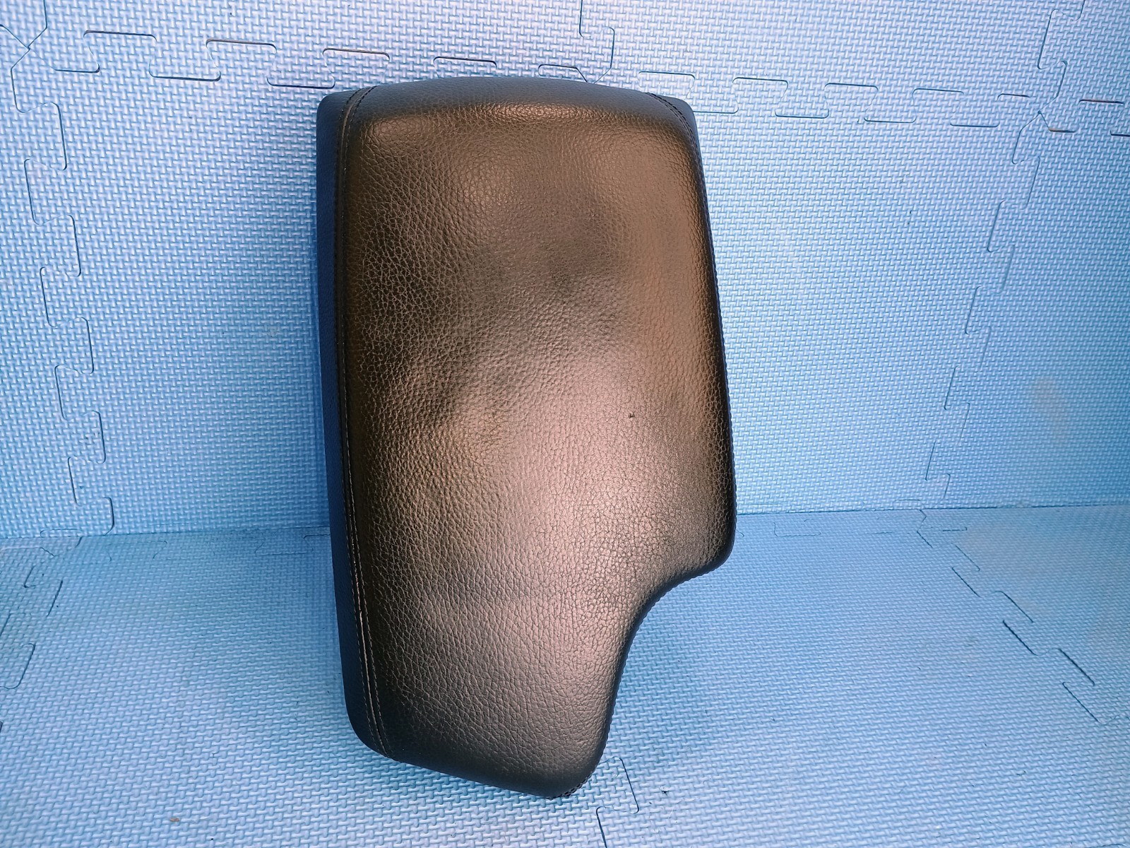 2012-2016 BMW 328i Center Console Black Leather Armrest Lid Assembly OEM