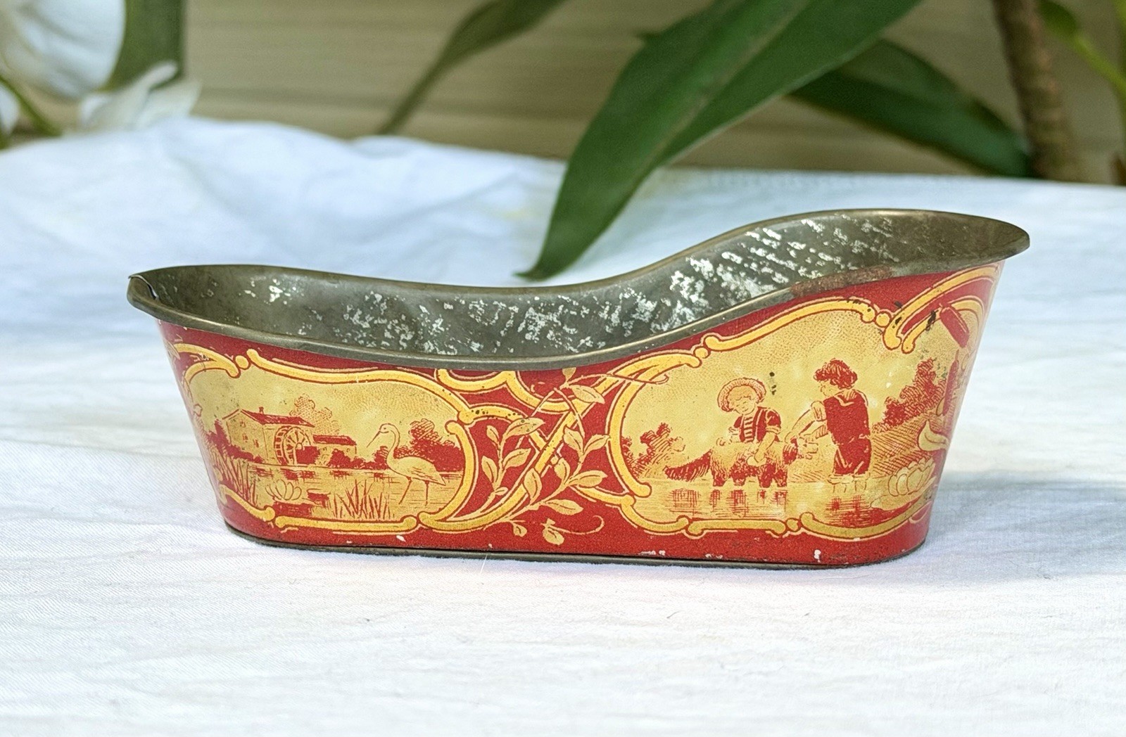 Antique c.1900s German Tin Litho Dollhouse Slipper Bathtub Children Scene 4”
