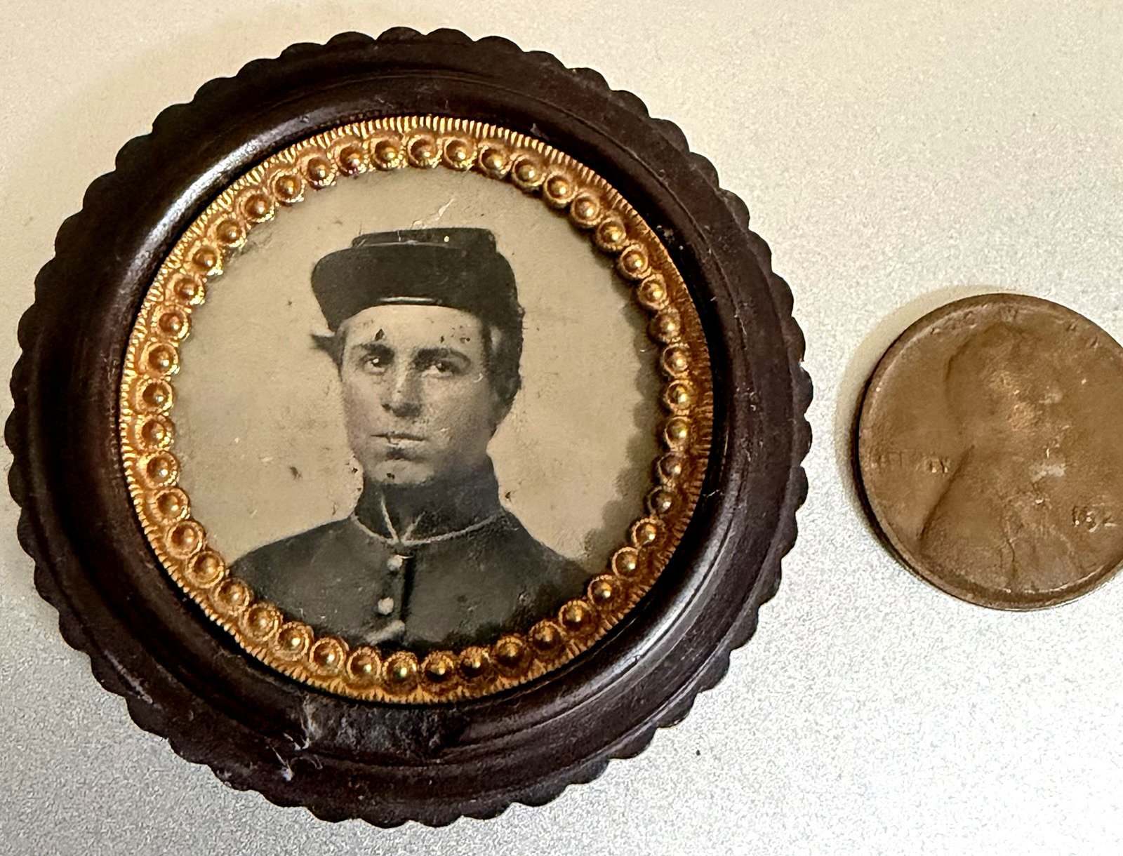 RARE 1860s Round Thermoplastic Cased TINTYPE Young CIVIL WAR Soldier 1-5/8 inch