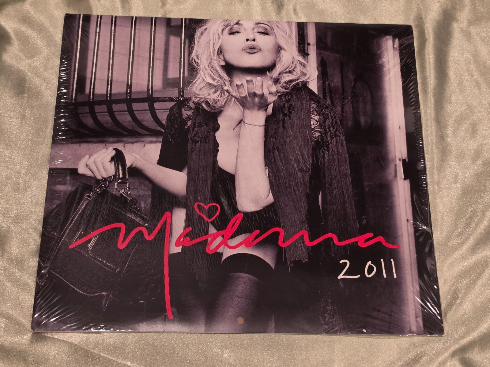 Madonna 2011 Official 16 Month Calendar Sealed Live Nation Merchandise New Madonna 2011 Official 16 Month Calendar Sealed Live Nation Merchandise New