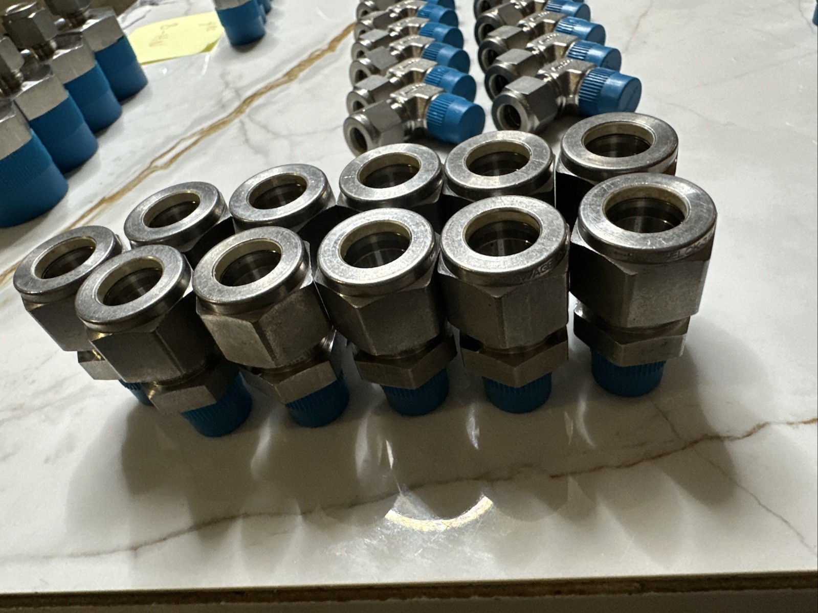 Lot Of 11 Swagelok Ss-810-1-4 Lot Of 11 Swagelok Ss-810-1-4