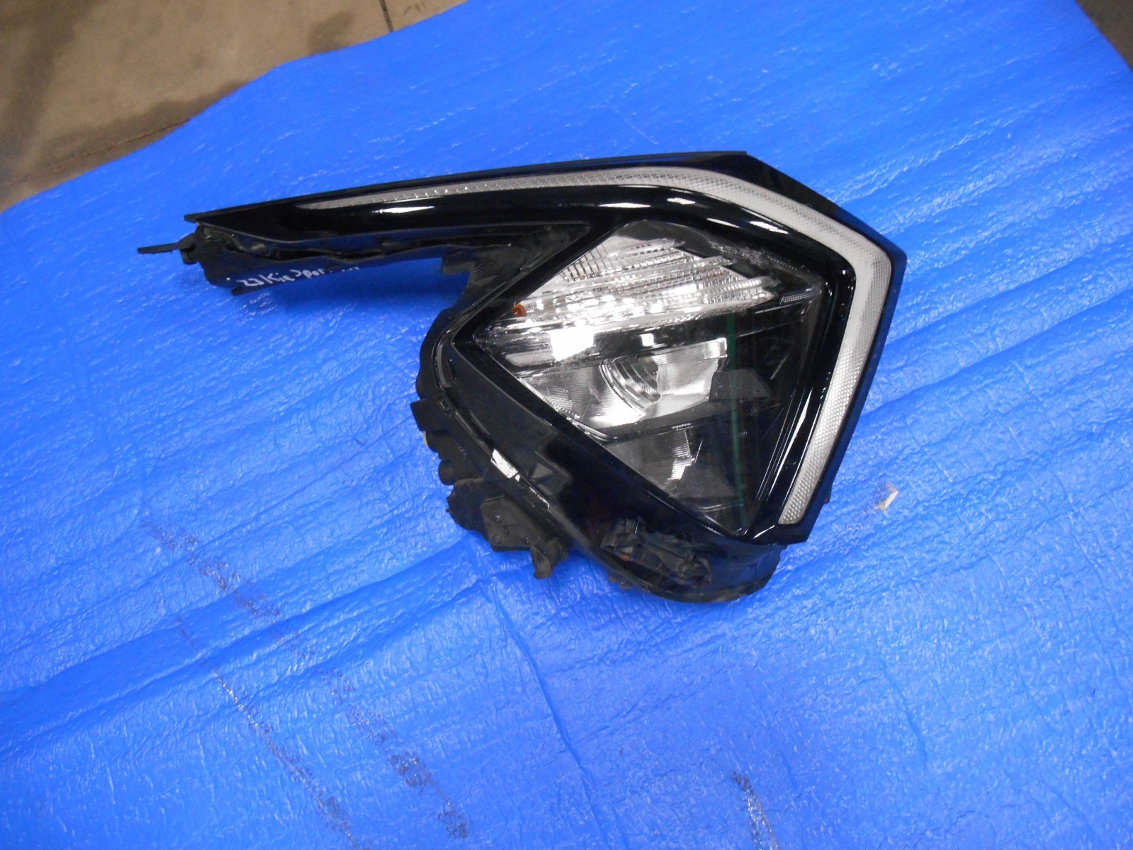 NICE 2022 - 2024 KIA SPORTAGE LEFT DRIVER SIDE LED PROJECTOR HEADLIGHT OEM