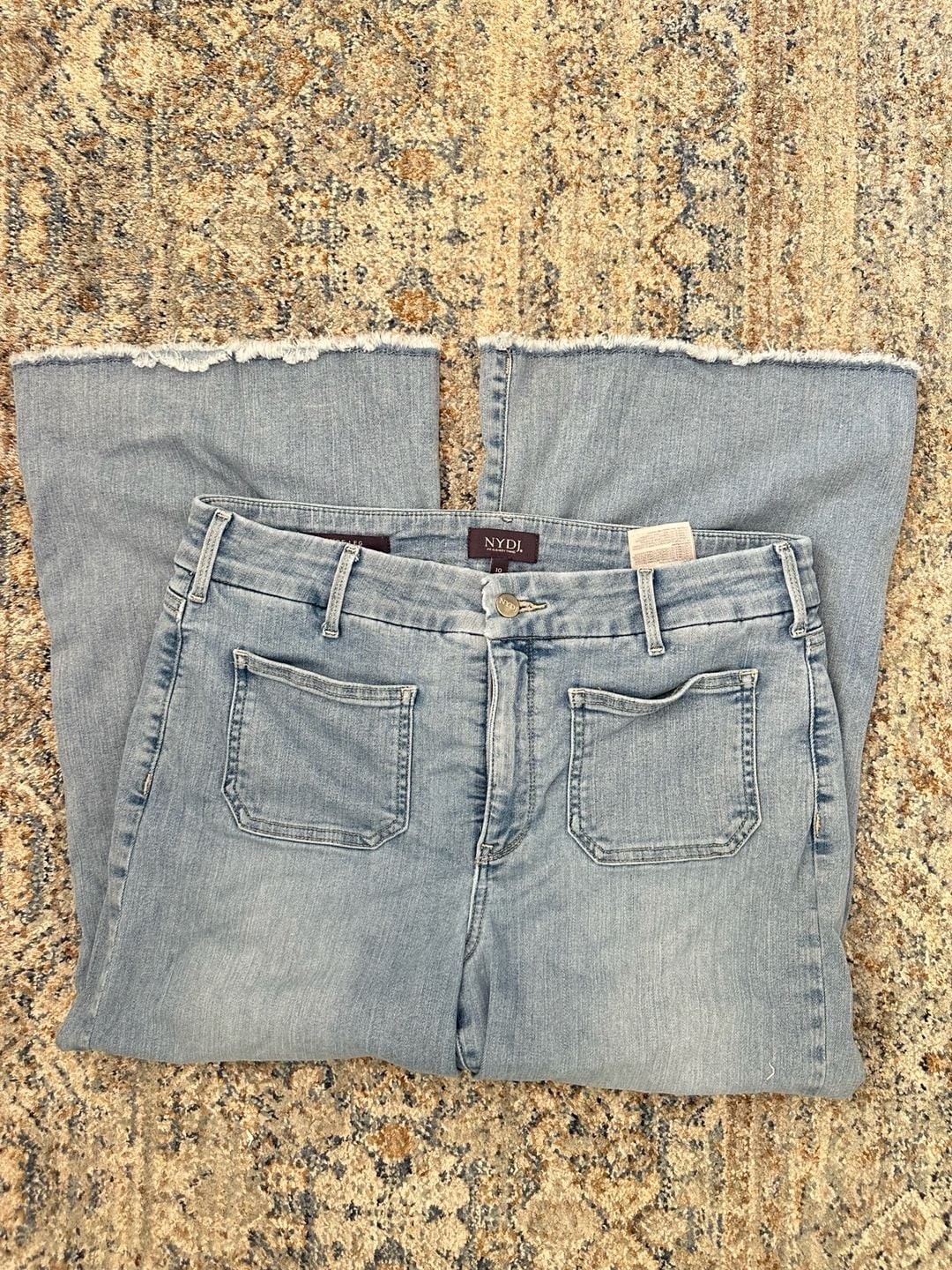 NYDJ Wide Leg Patch-Pocket Fringe-Hem Jeans Size 10 NYDJ Wide Leg Patch-Pocket Fringe-Hem Jeans Size 10