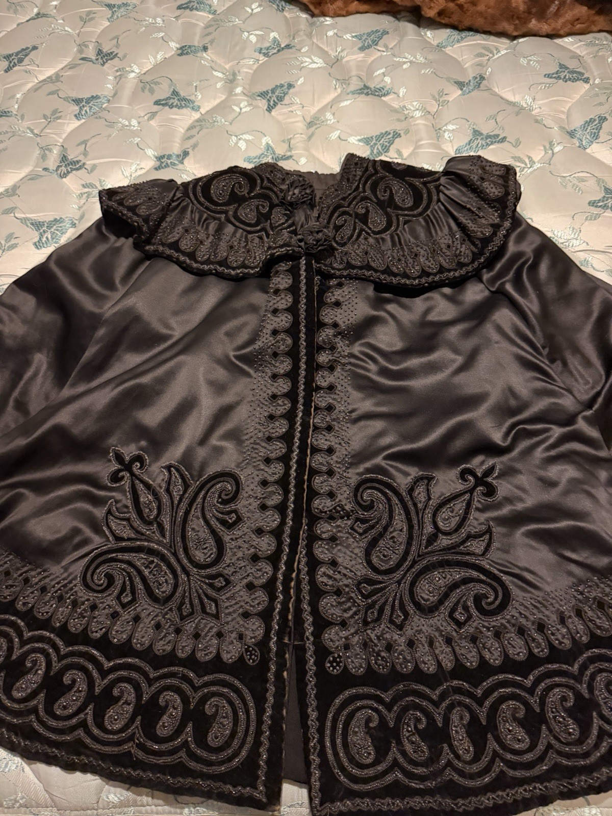 Museum-Quality Antique Victorian Beaded Mourning Mantle Cape – c. 1880s-1890s