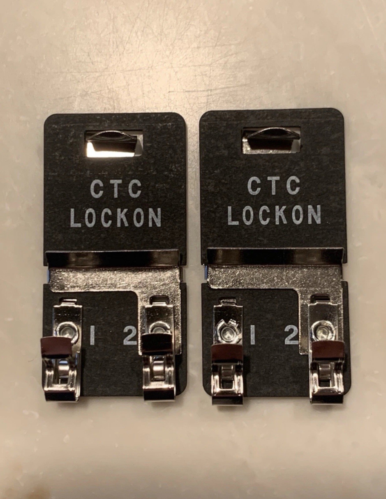 LIONEL CTC POWER LOCKON SET OF 2 O & 027 GAUGE TRAIN TRACK TERMINAL CONNECTOR
