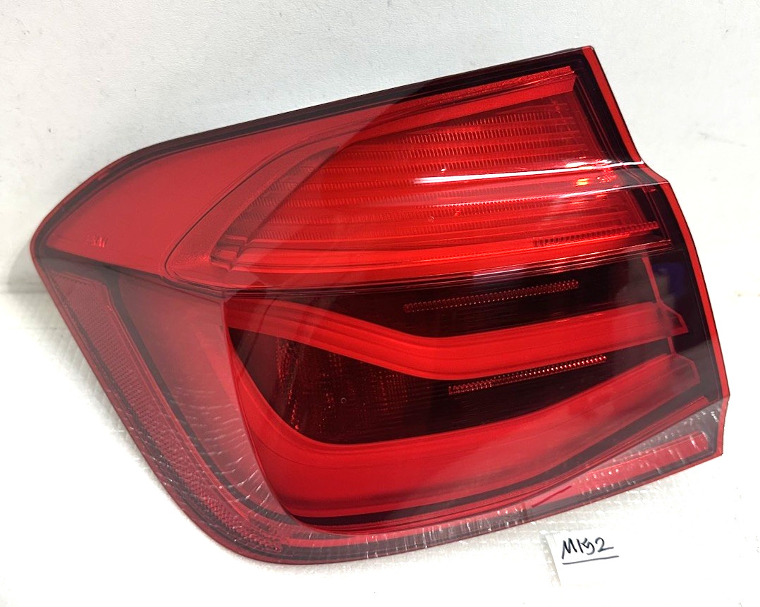 2016 - 2018 BMW 3 Series OEM Outer Taillight LED Left Driver H3736911506