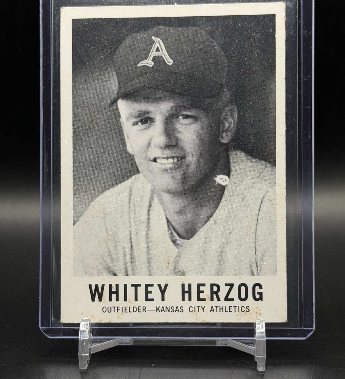 1960 Leaf #71 Whitey Herzog Kansas City Athletics HOF Manager Vintage Raw