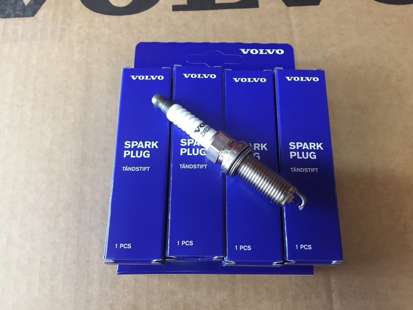 Genuine Volvo Spark Plug Set (4) 32290011 OE OEM