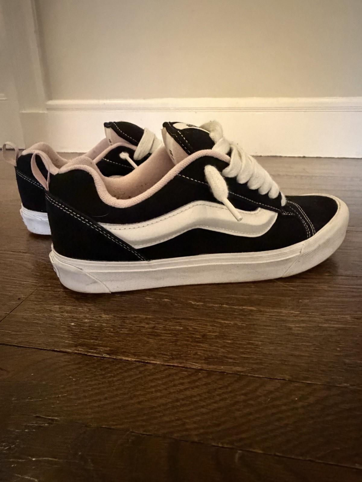 VANS Knu Skool Skate Men\'s Size 10 Black