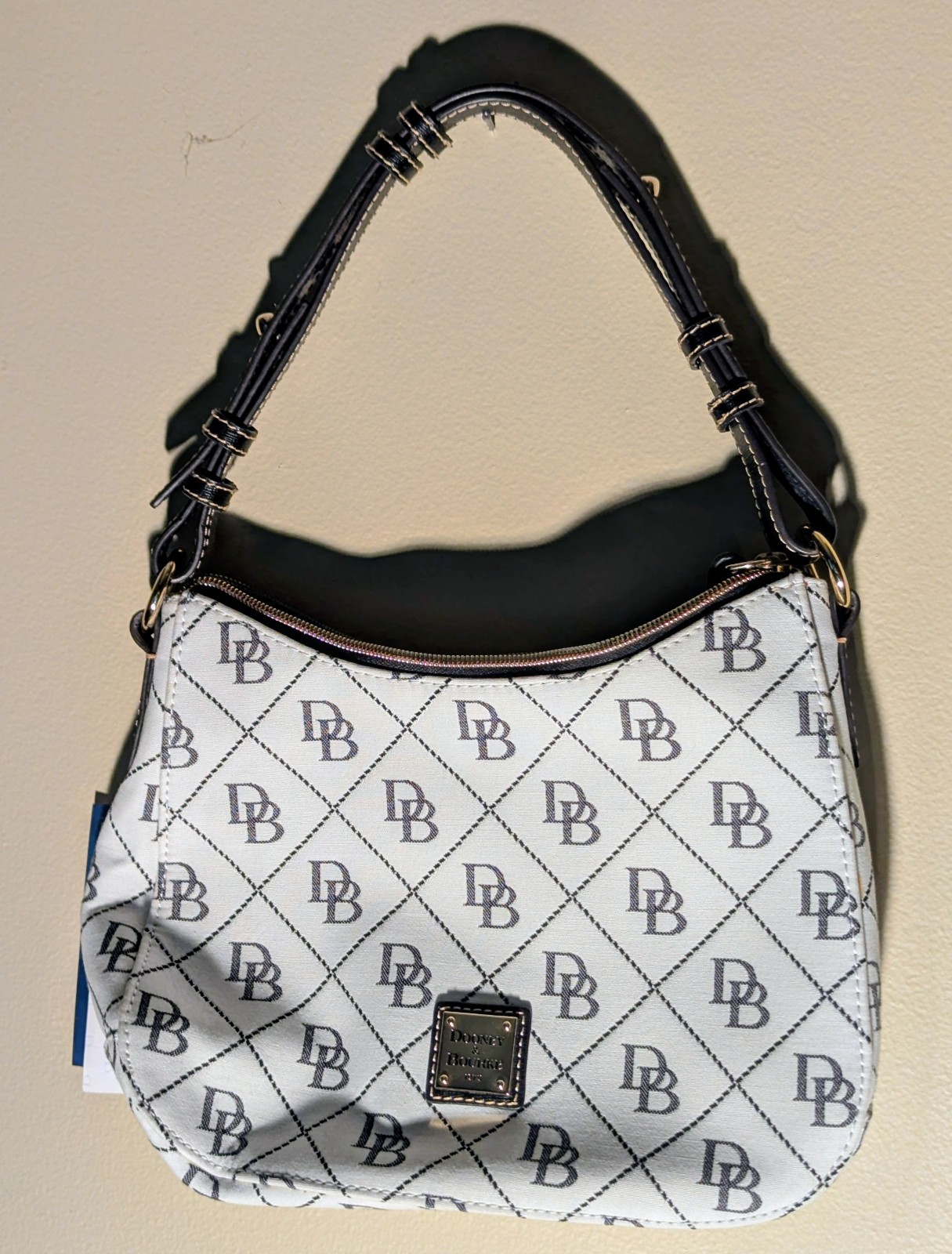 Dooney & Bourke Logo zip Satchel Double Handles Purse Strap Pockets