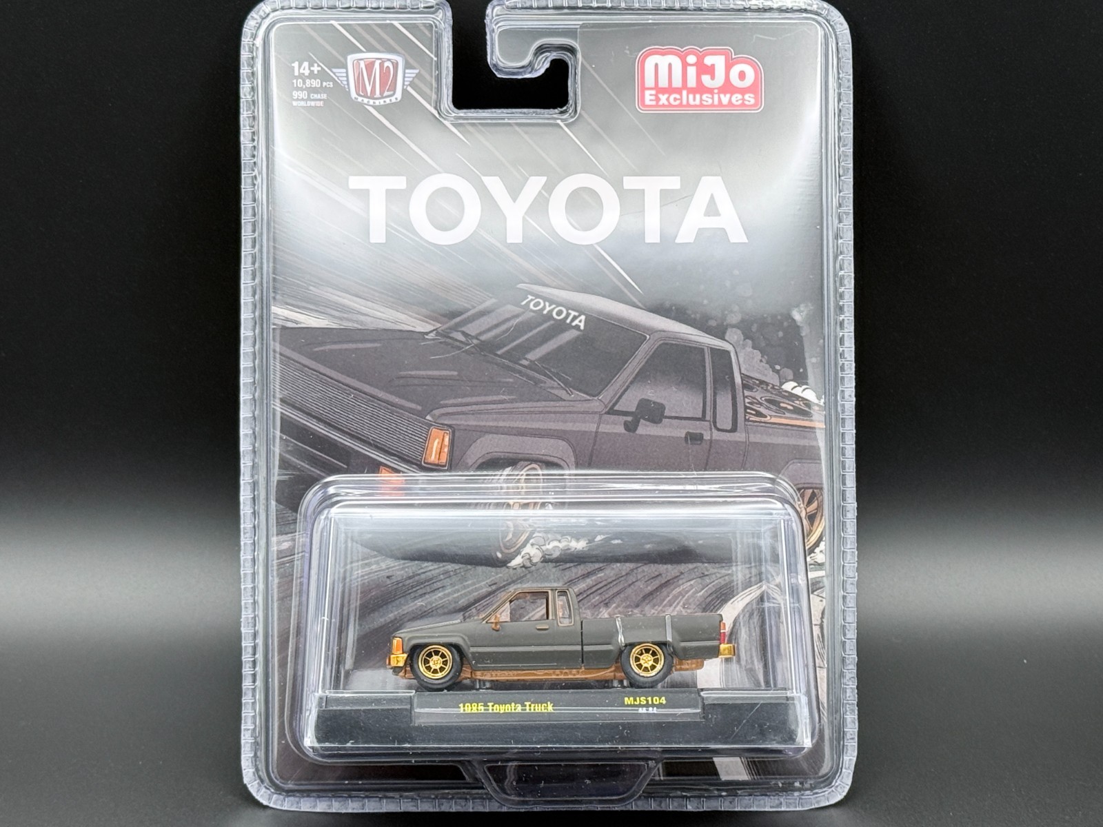 M2 1985 Toyota Pickup Truck Slammed Custom Matte Grey 31500-MJS104 1/64 CHASE