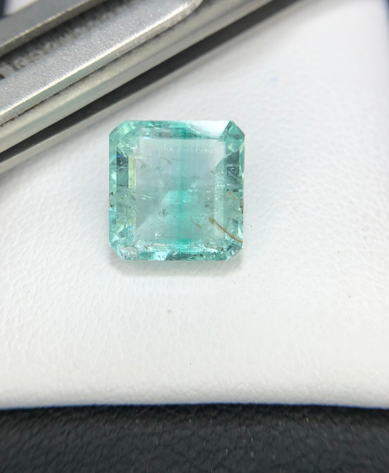Beautiful 2.95 CT Natural Nigerian Emerald Loose Gemstone Beautiful 2.95 CT Natural Nigerian Emerald Loose Gemstone
