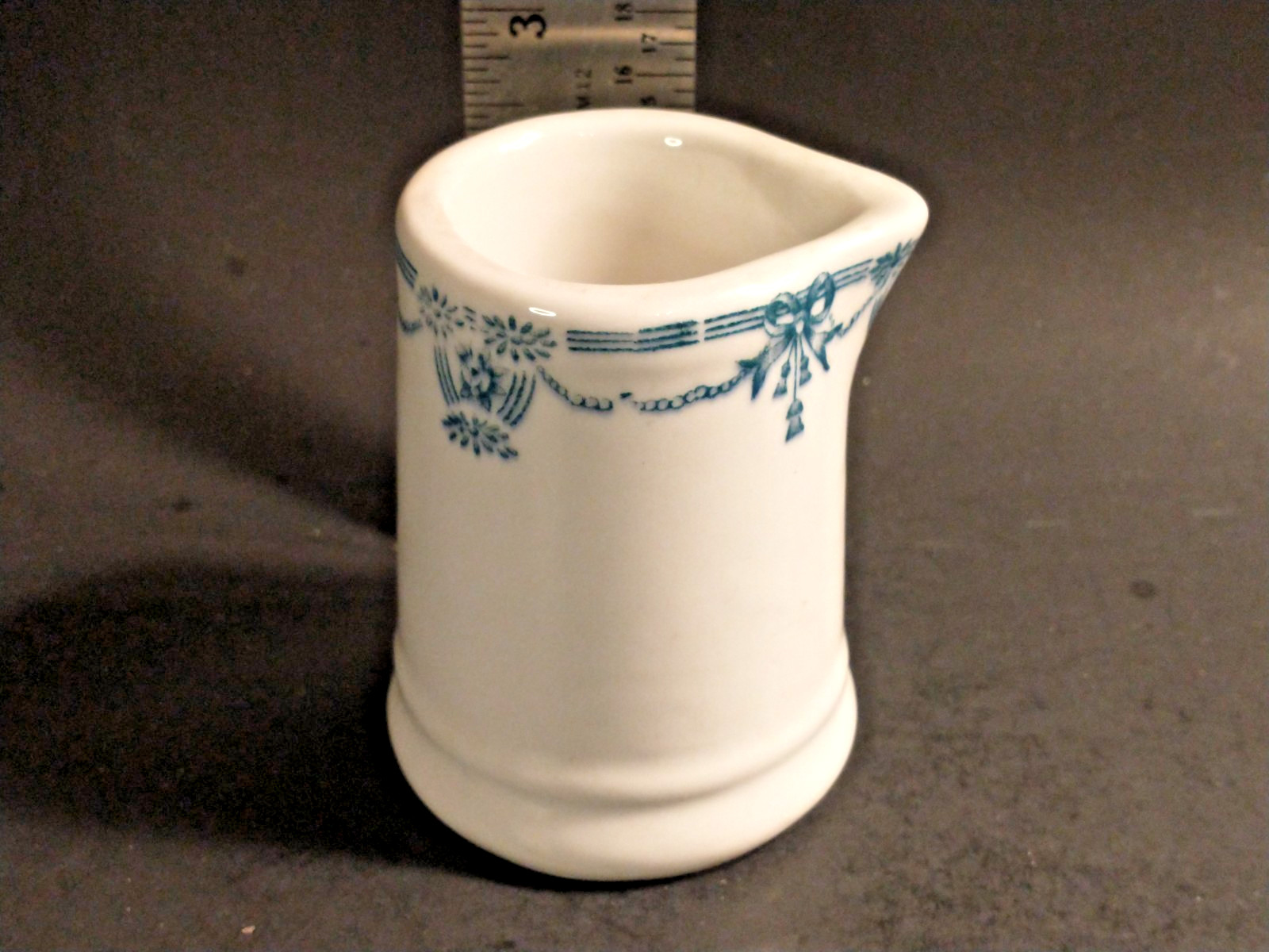 Jackson China restaurant wt. individual creamer green swags & flowers 3\'\' high