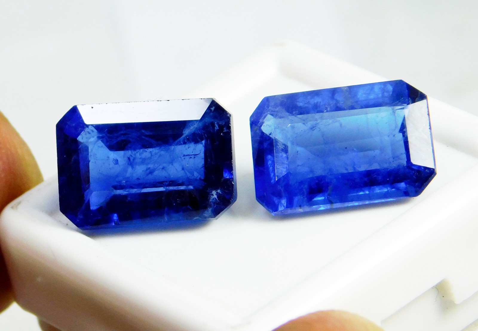 Certified 12.60 Ct Natural Blue Tanzanite Superb Loose Gemstone – From Tanzania
