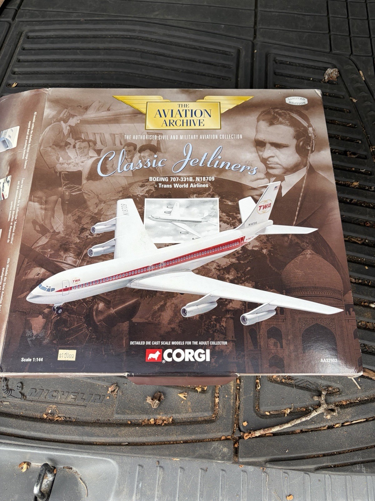 RARE TWA BOEING 707 1:144 DIECAST CORGI CLASSIC JETLINERS N18709 - 1022 of 5000 RARE TWA BOEING 707 1:144 DIECAST CORGI CLASSIC JETLINERS N18709 - 1022 of 5000
