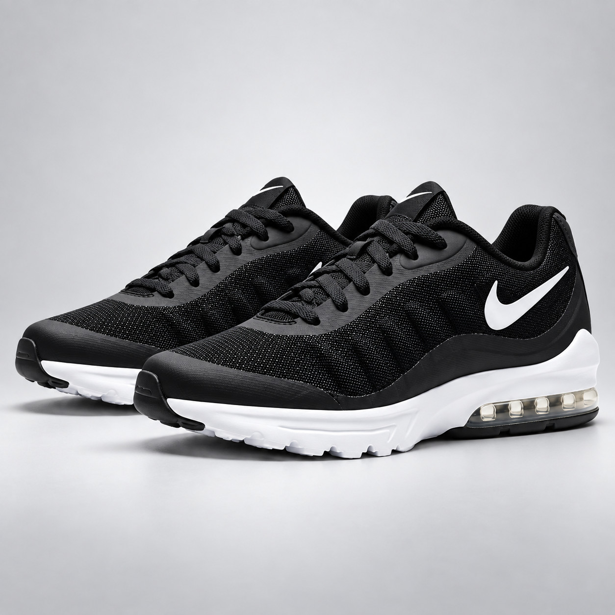 Nike Air Max Invigor 749680-010 Men\'s Black White Running Shoes Sneakers NIB