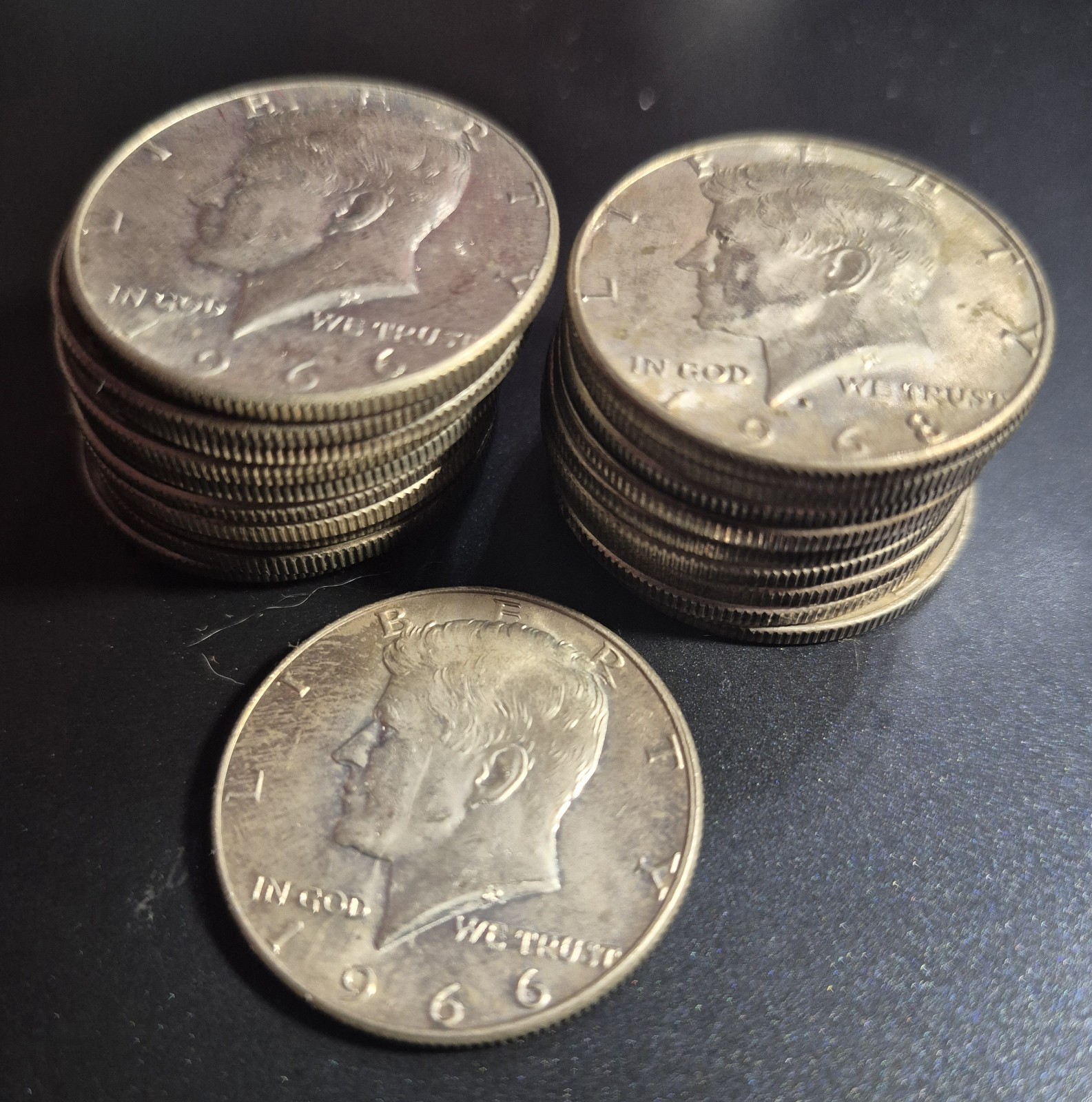 1 EACH KENNEDY 40 % SILVER HALF DOLLAR  EACH ORDER IS FOR ONE COIN