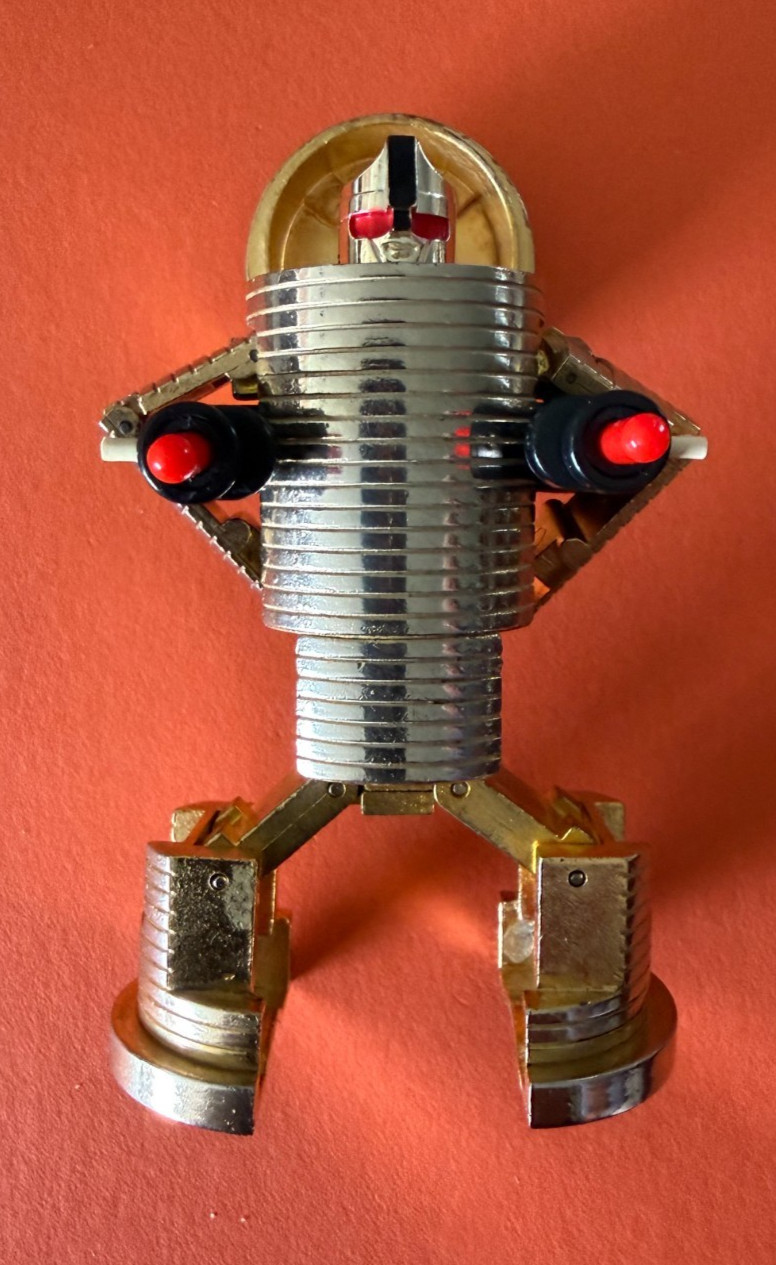 POPY LIGHTAN GB-40 CHOGOKIN ROBOT GOLDEN WARRIOR 1981 - JAPAN; free postage POPY LIGHTAN GB-40 CHOGOKIN ROBOT GOLDEN WARRIOR 1981 - JAPAN; free postage