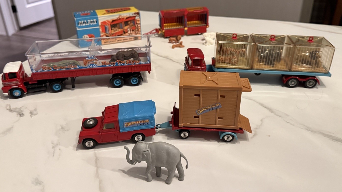 Corgi 1123 Chipperfields Circus Animal Cage Lions And Bears, Box Plus Vehicles Corgi 1123 Chipperfields Circus Animal Cage Lions And Bears, Box Plus Vehicles