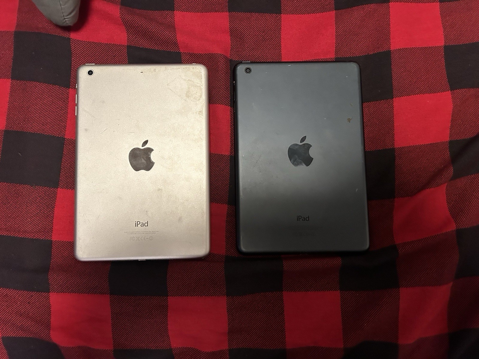LOT OF IPAD MINIS for parts read desc LOT OF IPAD MINIS for parts read desc