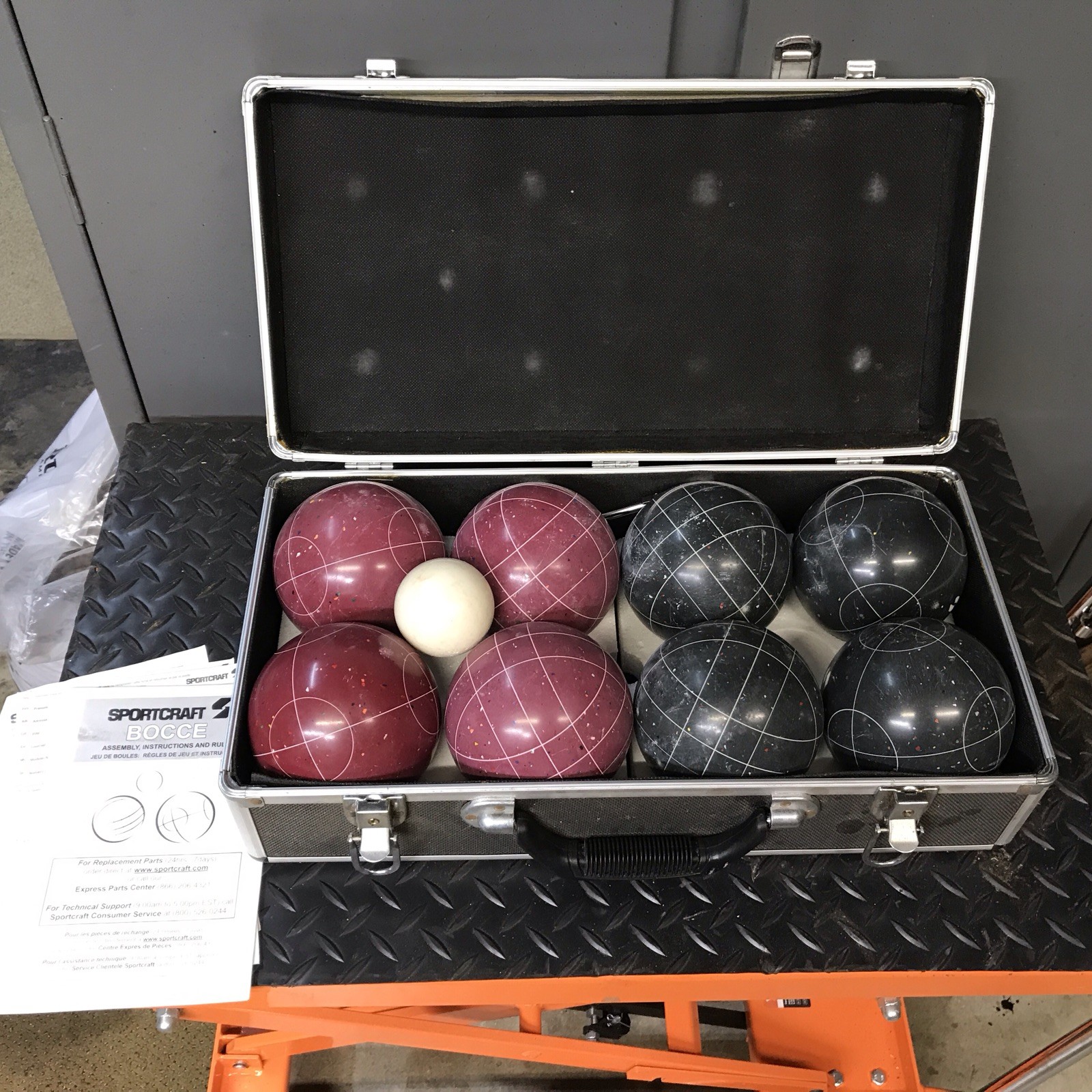Vintage Sportcraft Bocce Ball 8 Ball Set Green & Burgundy ,w/ Pallino & Case Vintage Sportcraft Bocce Ball 8 Ball Set Green & Burgundy ,w/ Pallino & Case