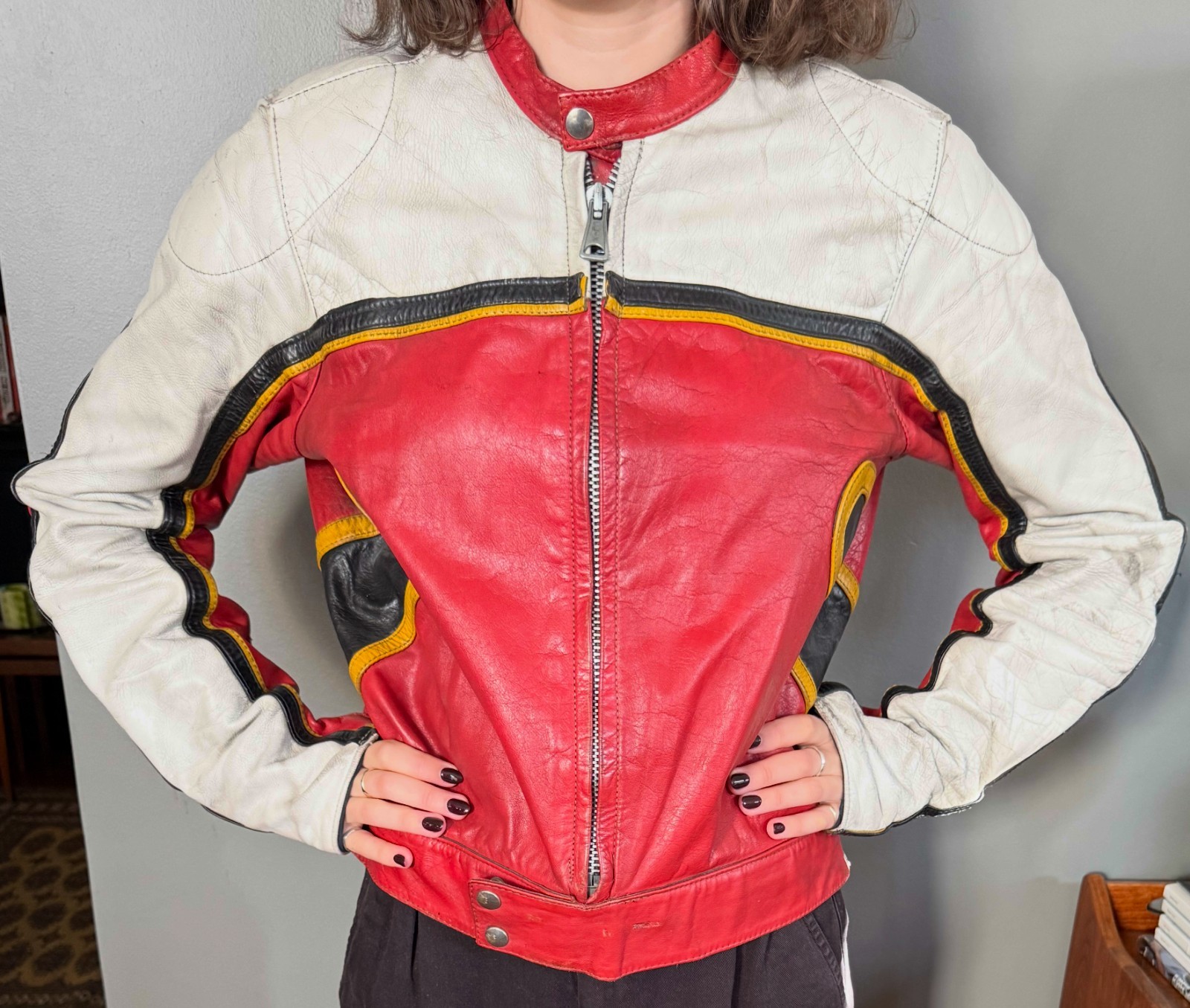 VINTAGE TT LEATHERS Int'l RED / WHITE - YELLOW & BLACK STRIPE - MOTO 44 VINTAGE TT LEATHERS Int'l RED / WHITE - YELLOW & BLACK STRIPE - MOTO 44