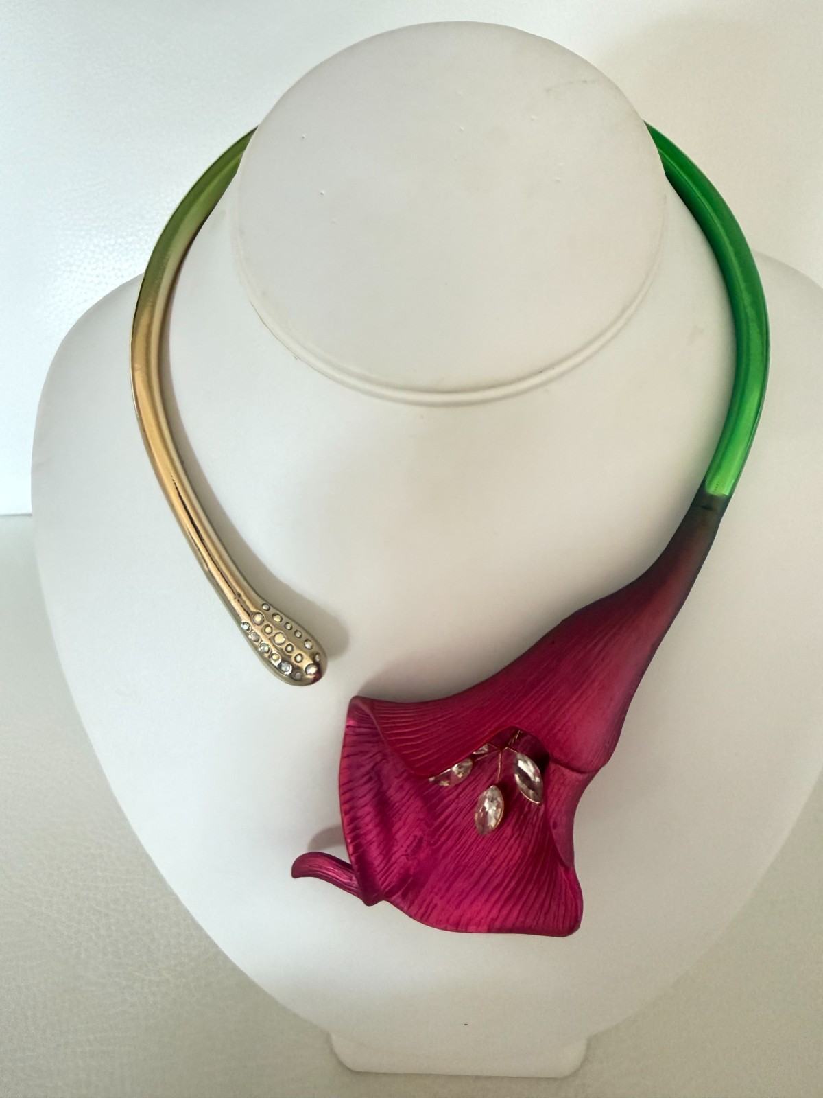 NWT BETSEY JOHNSON Calla Lily Collar Necklace Floral Design $128  purple pink