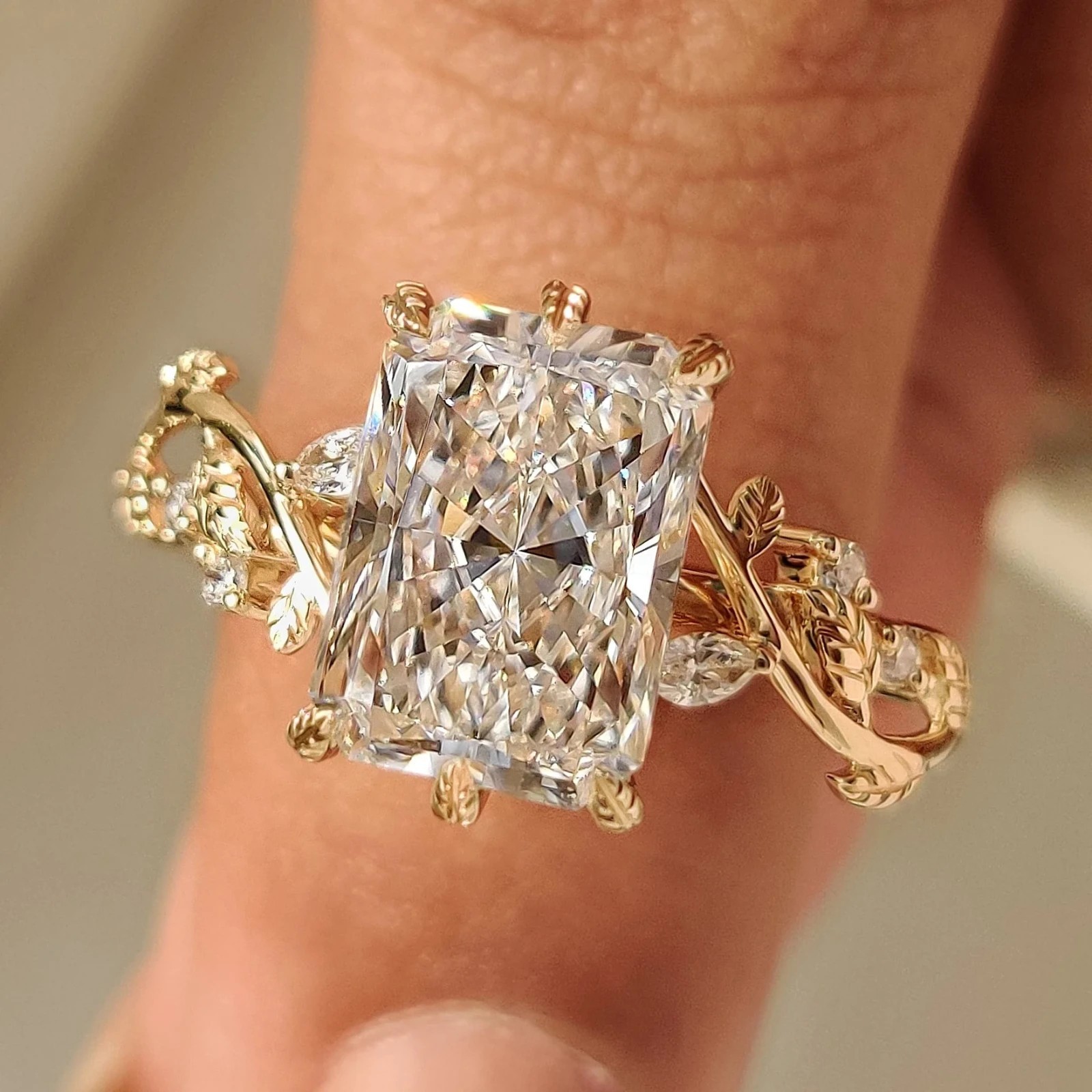 3.00CT Radiant-Cut EF/VS Lab Grown Diamond Accents Wedding Ring 14K Yellow Gold