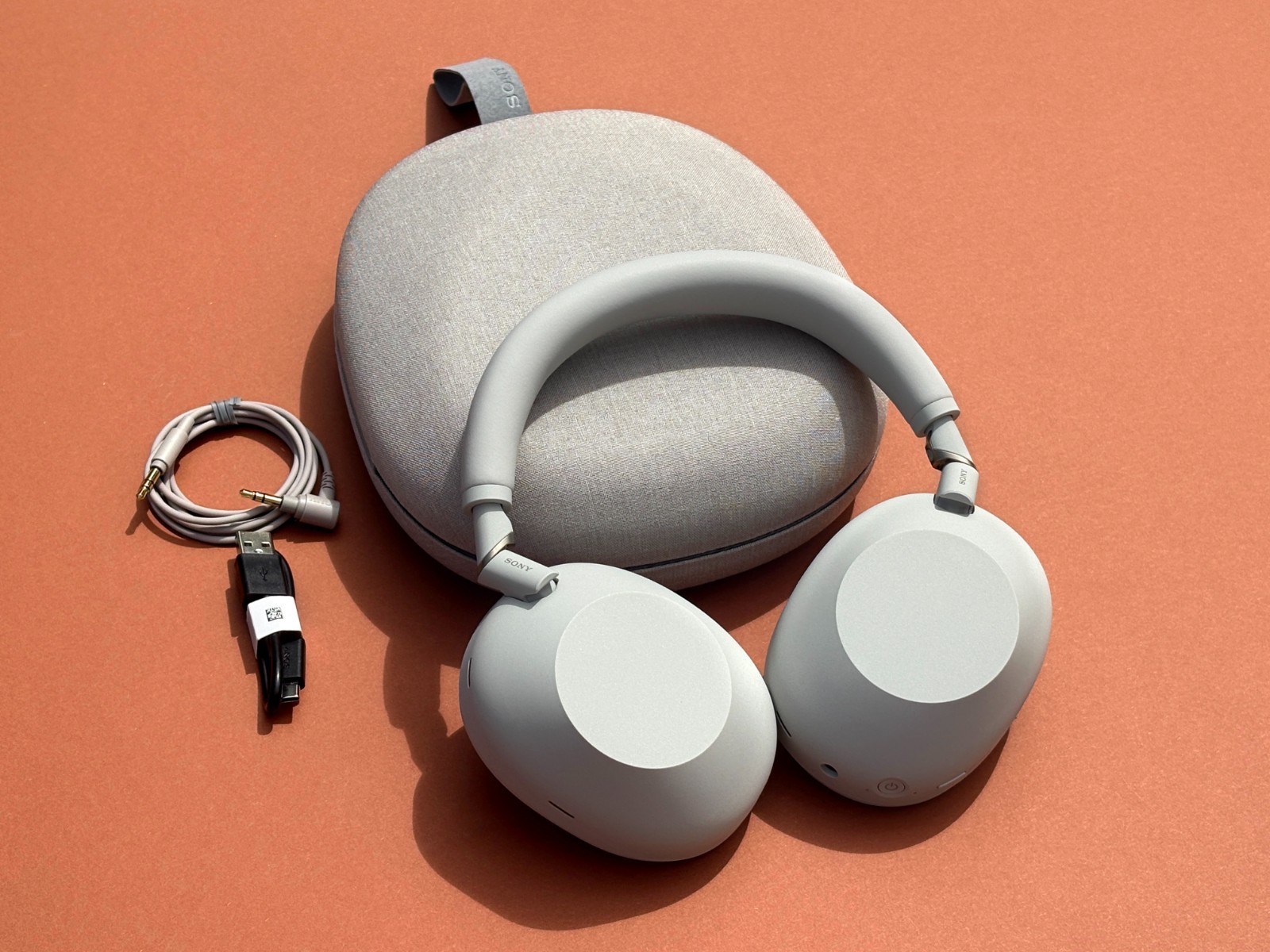 SONY WH-1000XM6 Wireless Noise Canceling Headphones with Hard Case - SILVER #OB* SONY WH-1000XM6 Wireless Noise Canceling Headphones with Hard Case - SILVER #OB*