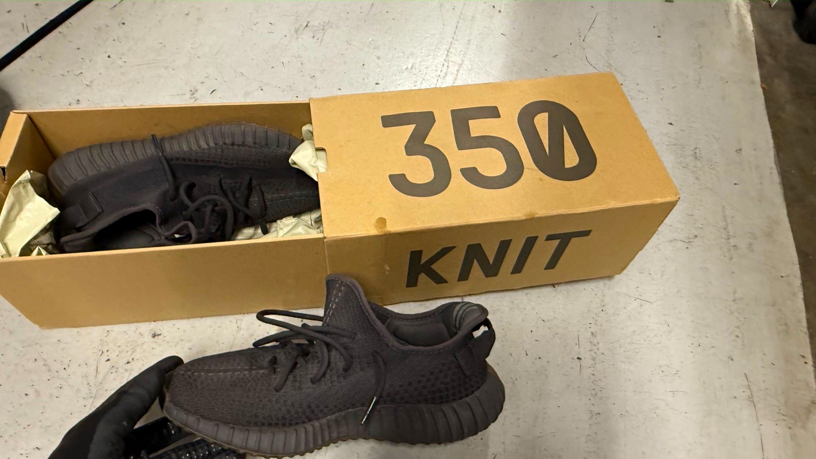 adidas Yeezy Boost 350 V2 Cinder Non-Reflective Low Top Lace-Up FY2903