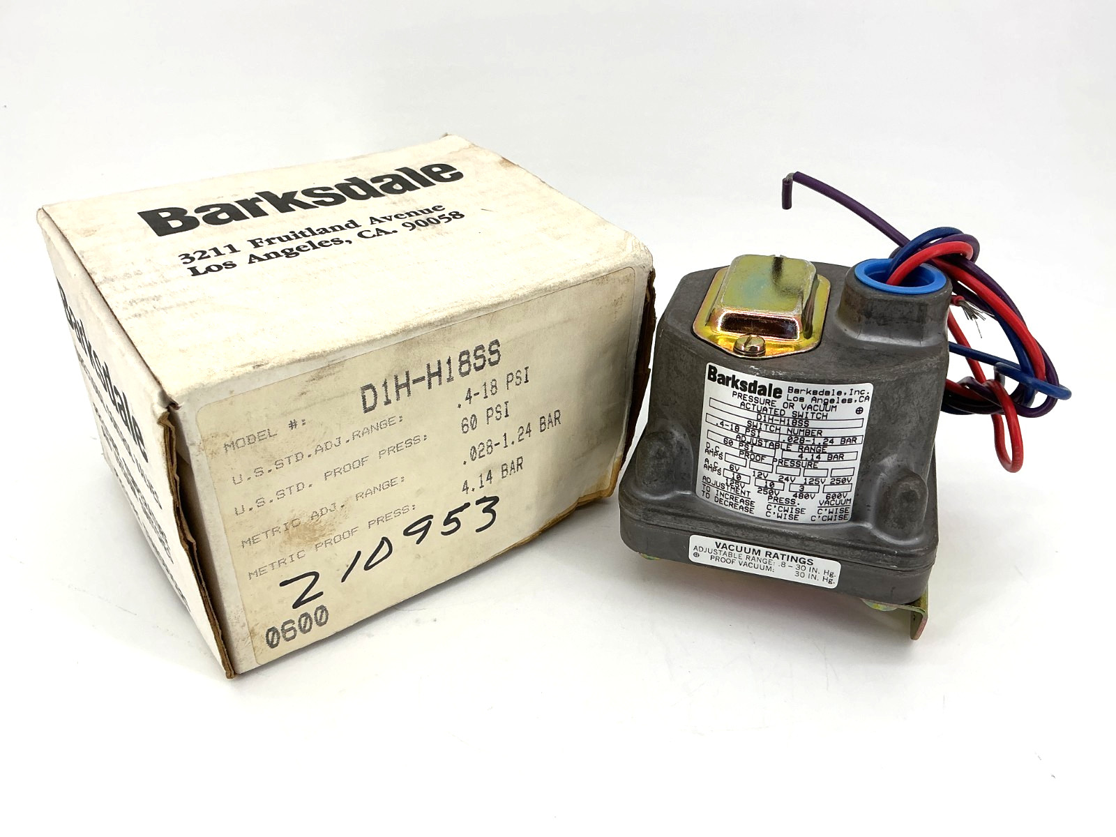 New Barksdale D1H-H18SS Pressure or Vacuum Actuated Switch Adj Range 0.4-18PSI