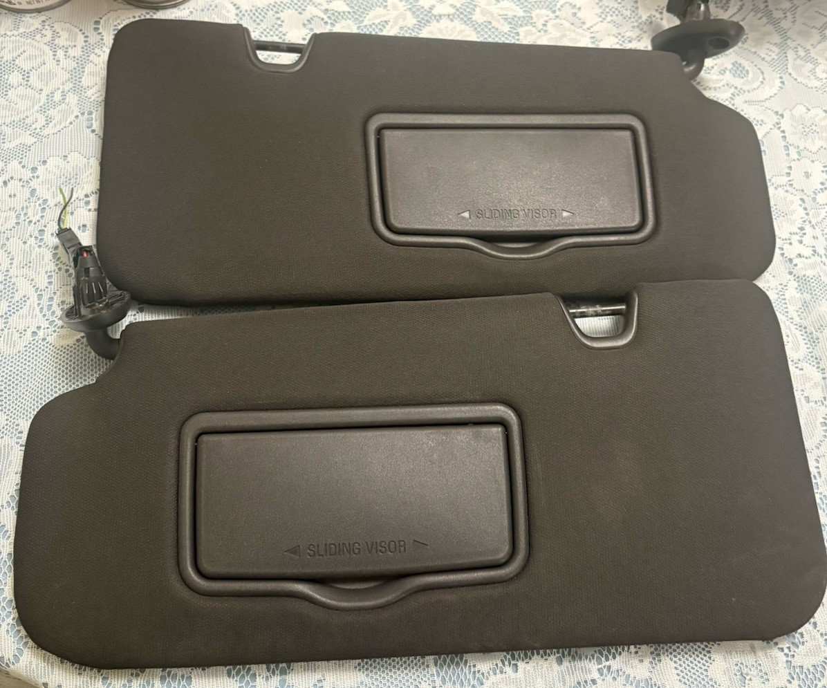 2001-2012 Ford Escape Black Lighted Sun Visors Very Clean Nice