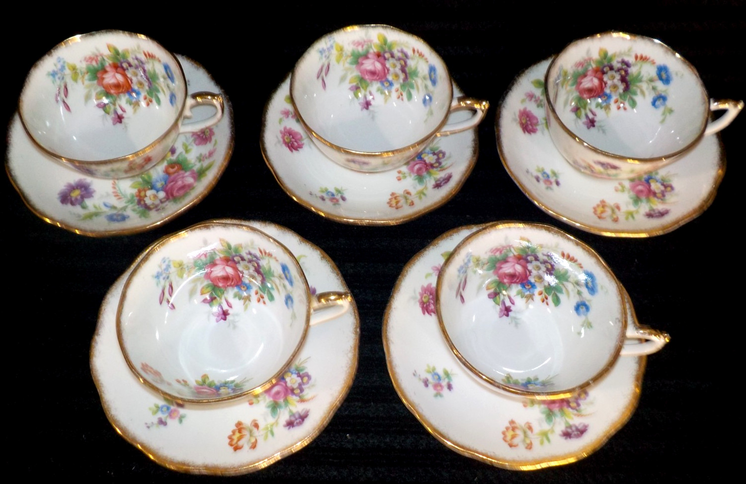Vtg ROSLYN Fine Bone China #8483 MINUET Flowers Gold Trim 5 Cups & 5 Saucer Set