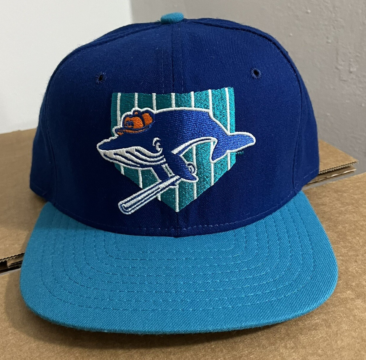 NOS Vintage Lahaina Whalers Snapback Hat Hawaii Winter Baseball Milb New Era USA NOS Vintage Lahaina Whalers Snapback Hat Hawaii Winter Baseball Milb New Era USA