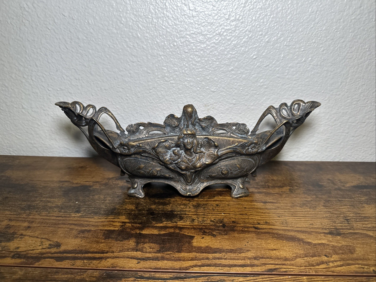 Antique art nouveau Bronze jardiniere planter XIX century rare collectibles Antique art nouveau Bronze jardiniere planter XIX century rare collectibles